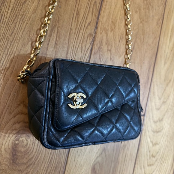 CHANEL Vintage Matelasse Tassel Bag - Picture 4 of 14